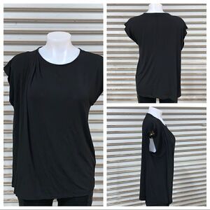 🛍️Banana Republic black top with short sleeve